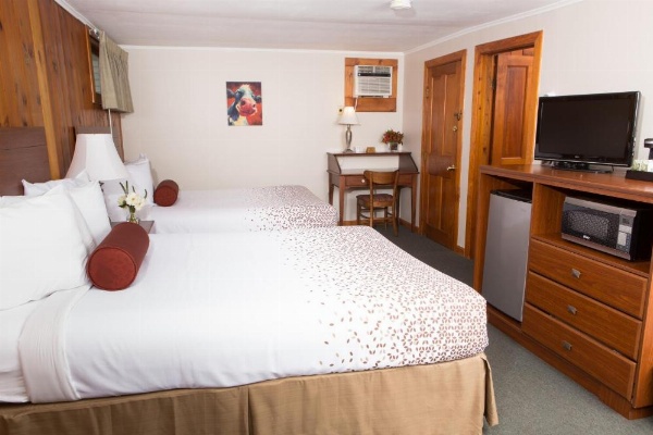 Knotty Pine Motel image 18